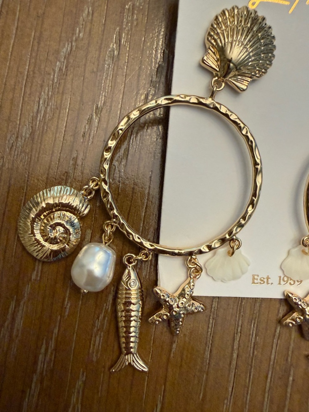 Lilly Pulitzer Gold Beach Charm Hoop Earrings - Picture 3 of 5